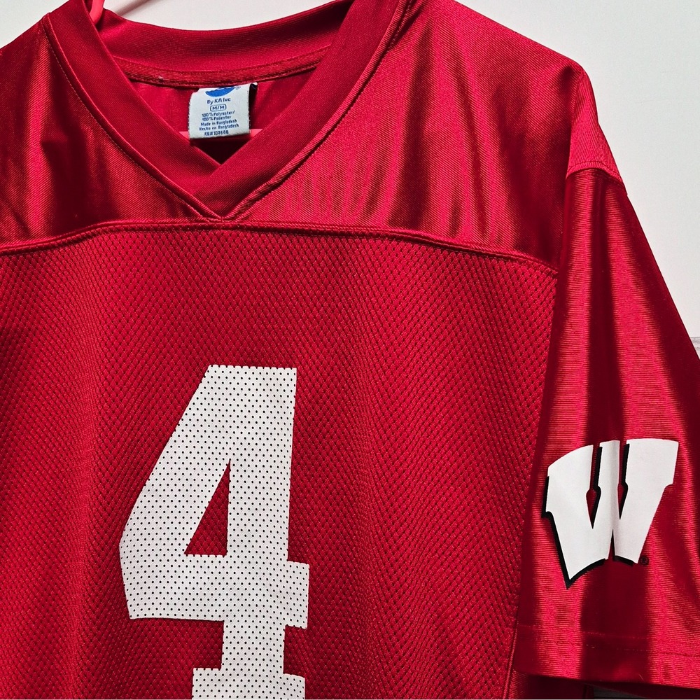 NCAA Wisconsin Badgers #4 Football Jersey Red White Adult Size M Medium
